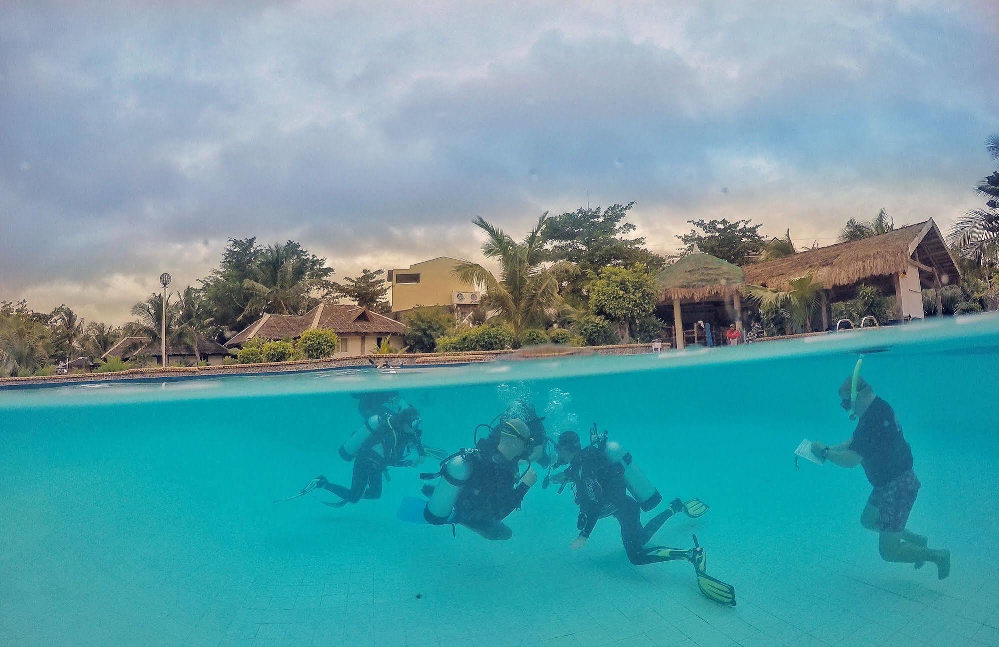 Thresher Cove Dive Resort 로곤 외부 사진